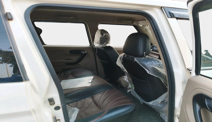 2023 Mahindra BOLERO NEO N 8, Diesel, Manual, 39,114 km, interior