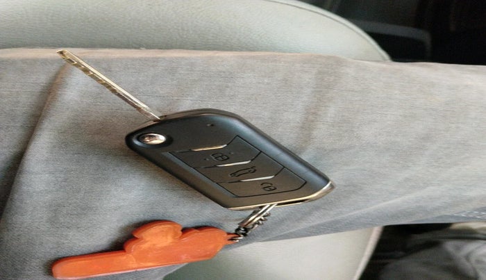 2019 Mahindra MARAZZO M2 8 STR, Diesel, Manual, 42,676 km, interior