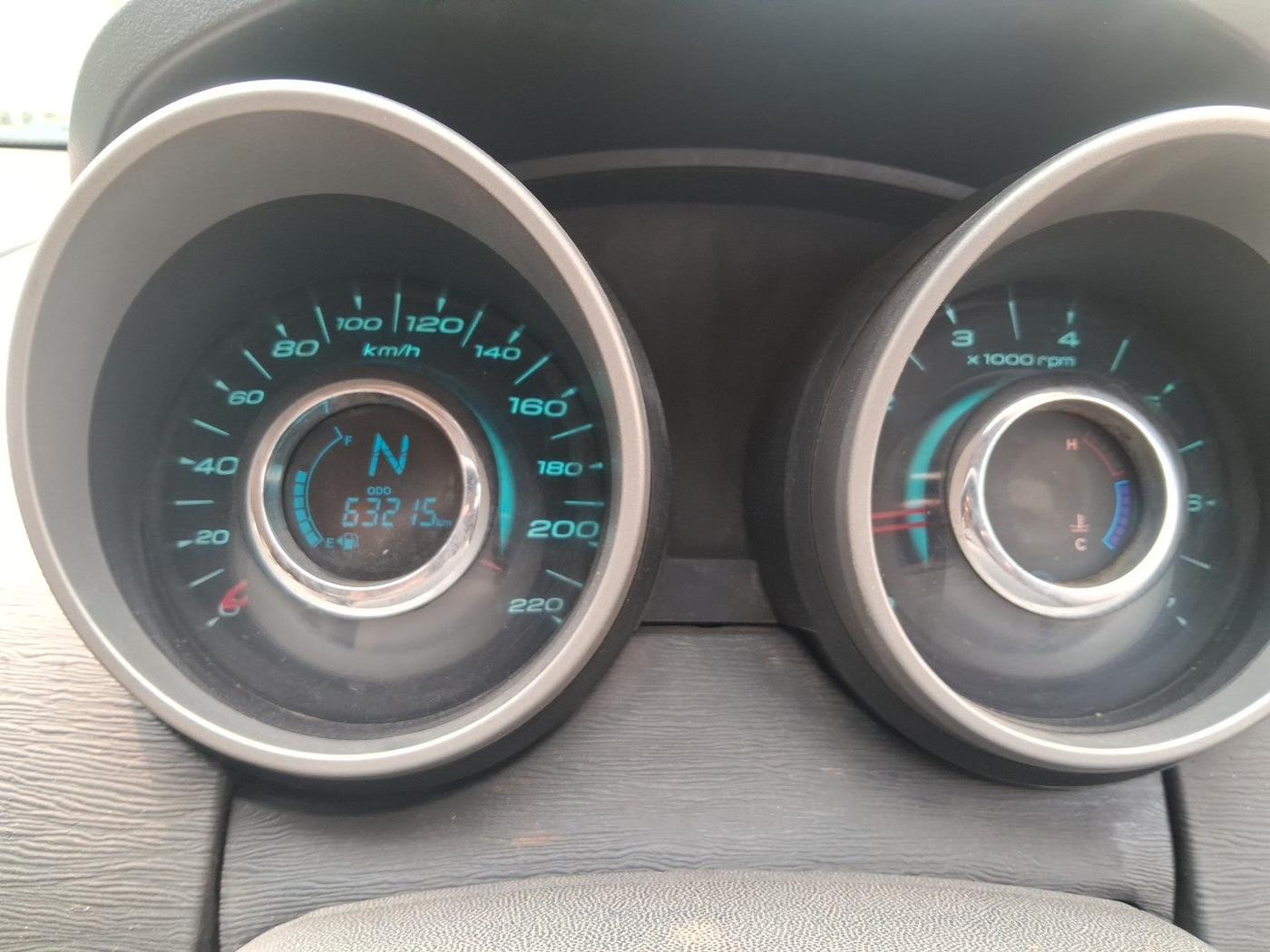2015 Mahindra XUV500 W6, Diesel, Manual, 63,215 km, interior