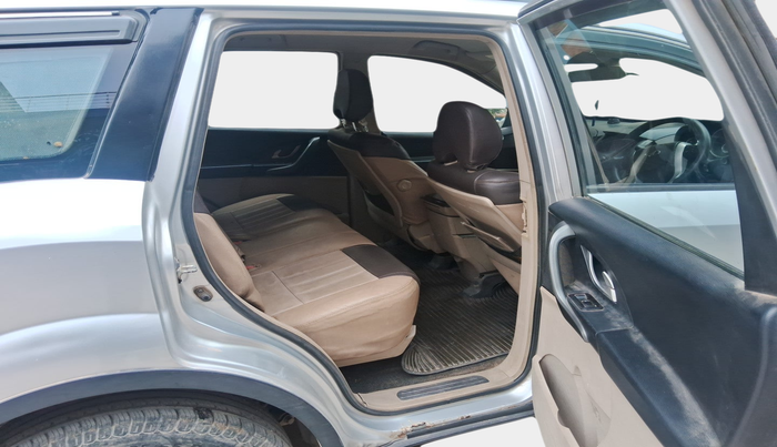2015 Mahindra XUV500 W6, Diesel, Manual, 63,215 km, interior