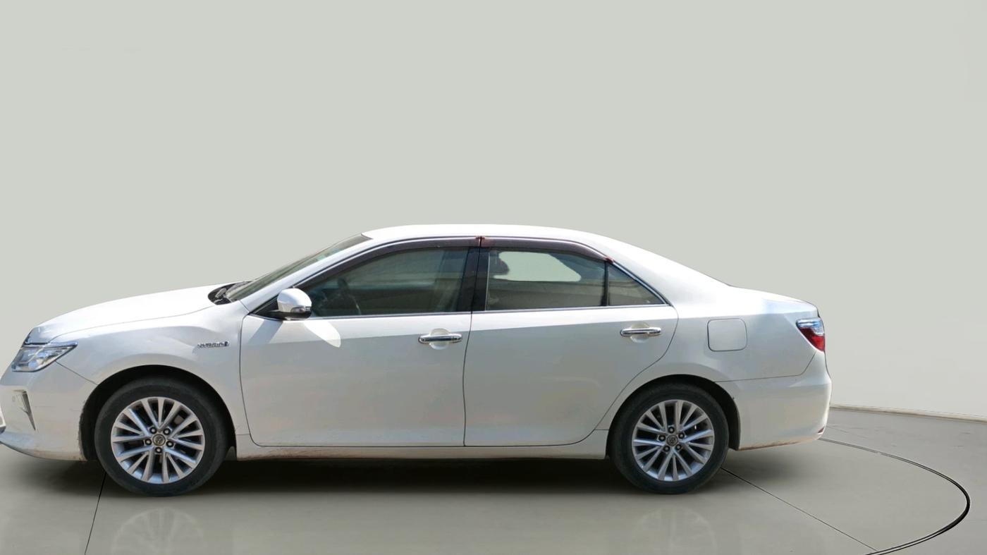 2015 Toyota Camry HYBRID, Hybrid, Automatic, 1,22,213 km, exterior