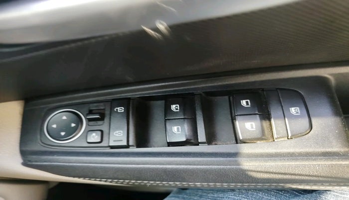 2021 KIA SONET HTX 1.0 IMT, Petrol, Manual, 34,740 km, interior