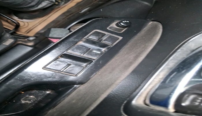 2012 Maruti Swift ZXI, Petrol, Manual, 1,47,521 km, interior