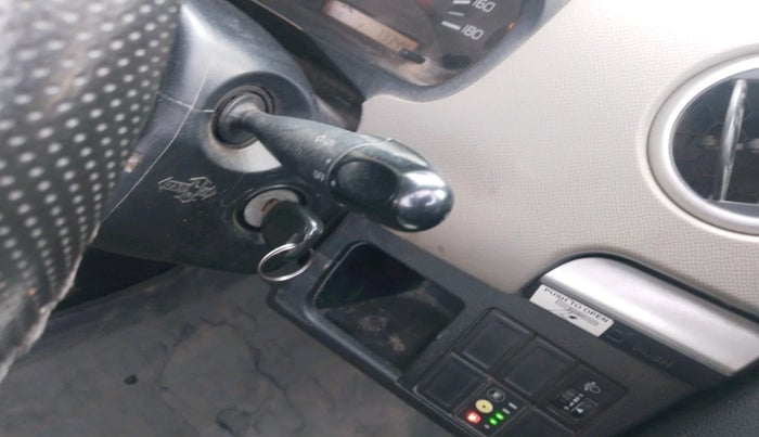 2013 Maruti Wagon R 1.0 LXI CNG, CNG, Manual, 73,344 km, interior