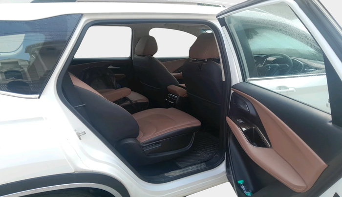 2023 MG HECTOR PLUS SHARP PRO 1.5 PETROL TURBO CVT 6 STR, Petrol, Automatic, 24,268 km, interior