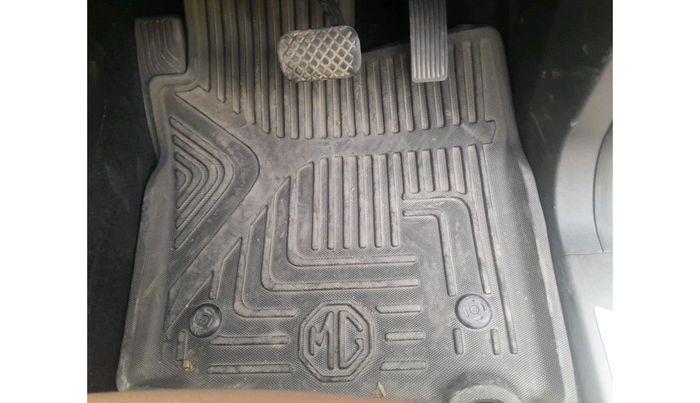 2023 MG HECTOR PLUS SHARP PRO 1.5 PETROL TURBO CVT 6 STR, Petrol, Automatic, 24,268 km, interior