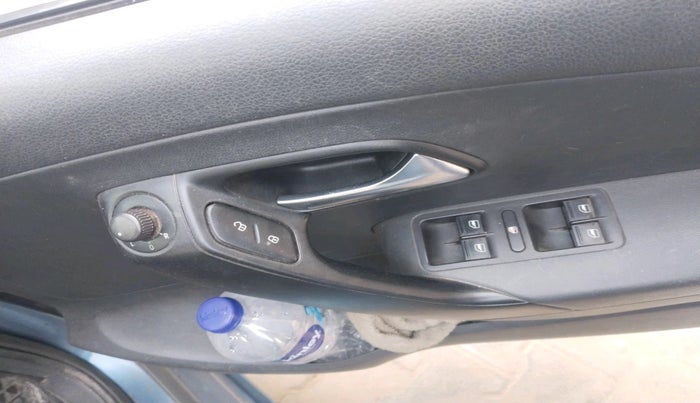 2017 Volkswagen Polo COMFORTLINE 1.2L, Petrol, Manual, 54,286 km, interior