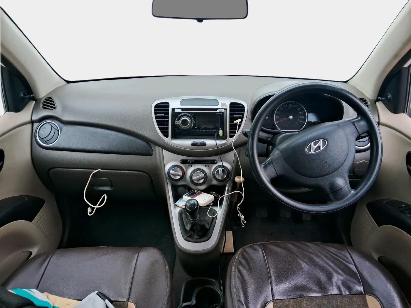 2014 Hyundai i10 MAGNA 1.1, CNG, Manual, 1,66,091 km, interior