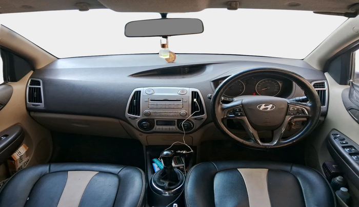 2011 Hyundai i20 SPORTZ 1.2, CNG, Manual, 1,84,705 km, interior