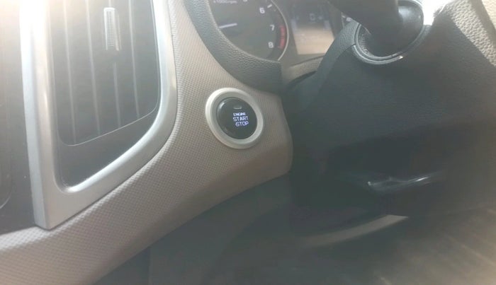 2017 Hyundai Creta SX PLUS 1.6 PETROL, Petrol, Manual, 1,07,958 km, interior