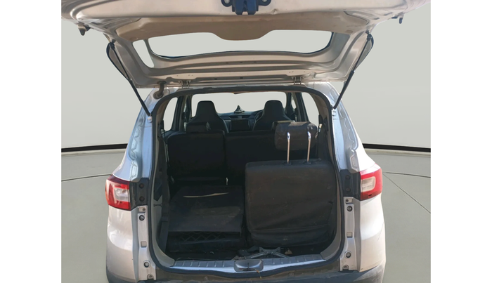 2022 Renault TRIBER RXE MT, Petrol, Manual, 94,999 km, exterior