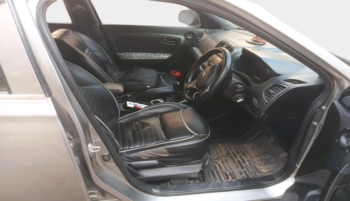 2021 Maruti Vitara Brezza LXI, Petrol, Manual, 1,04,861 km, interior