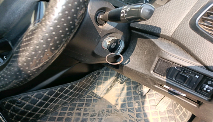 2021 Maruti Vitara Brezza LXI, Petrol, Manual, 60,214 km, interior