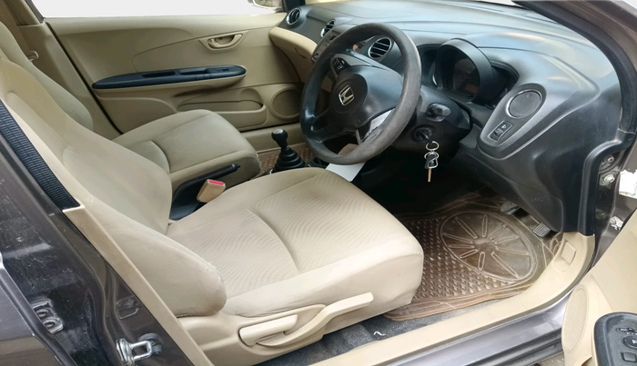 2015 Honda Amaze 1.2L I-VTEC S, Petrol, Manual, 1,16,268 km, interior