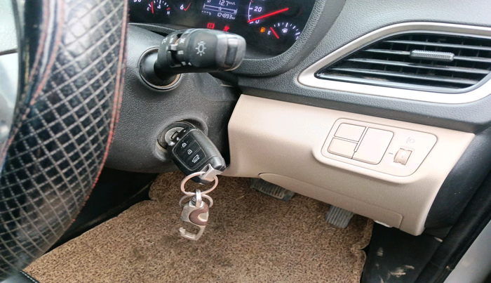 2017 Hyundai Verna 1.6 CRDI SX + AT, Diesel, Automatic, 1,04,893 km, interior