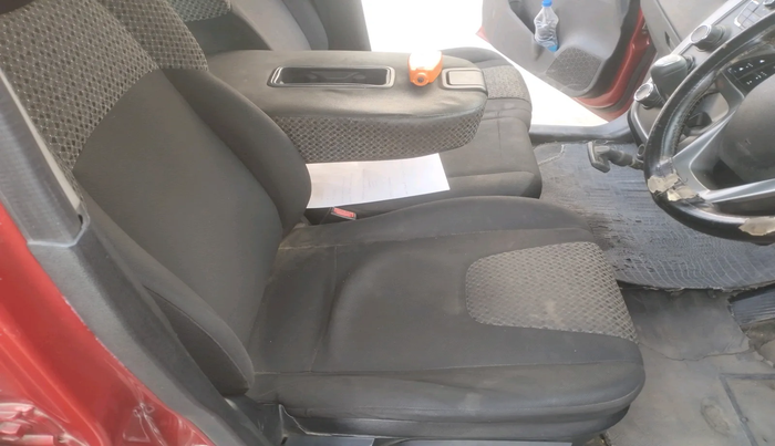 2017 Mahindra Kuv100 K8 D 6 STR, Diesel, Manual, 81,487 km, interior