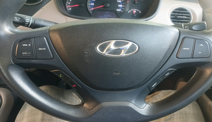 2014 Hyundai Xcent S (O) 1.2, Petrol, Manual, 1,21,240 km, interior