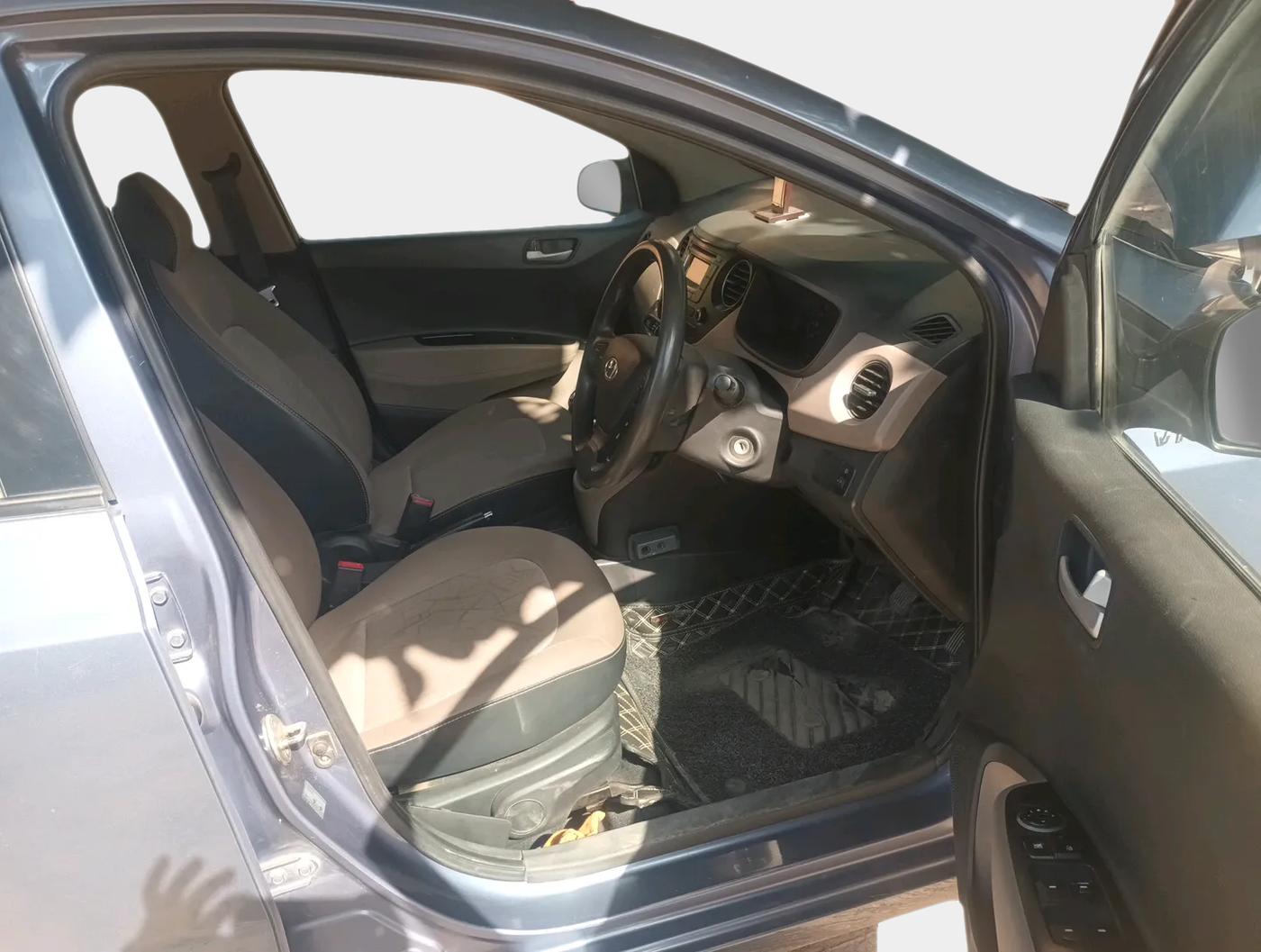 2014 Hyundai Xcent S (O) 1.2, Petrol, Manual, 1,21,240 km, interior