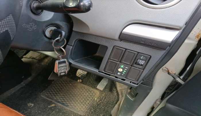 2011 Maruti Wagon R 1.0 LXI CNG, Petrol, Manual, 1,14,961 km, interior