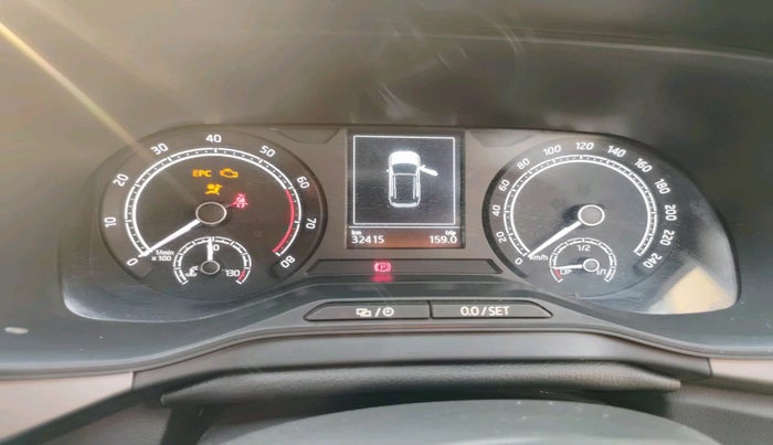 2022 Skoda KUSHAQ AMBITION 1.0L TSI MT, Petrol, Manual, 32,415 km, interior