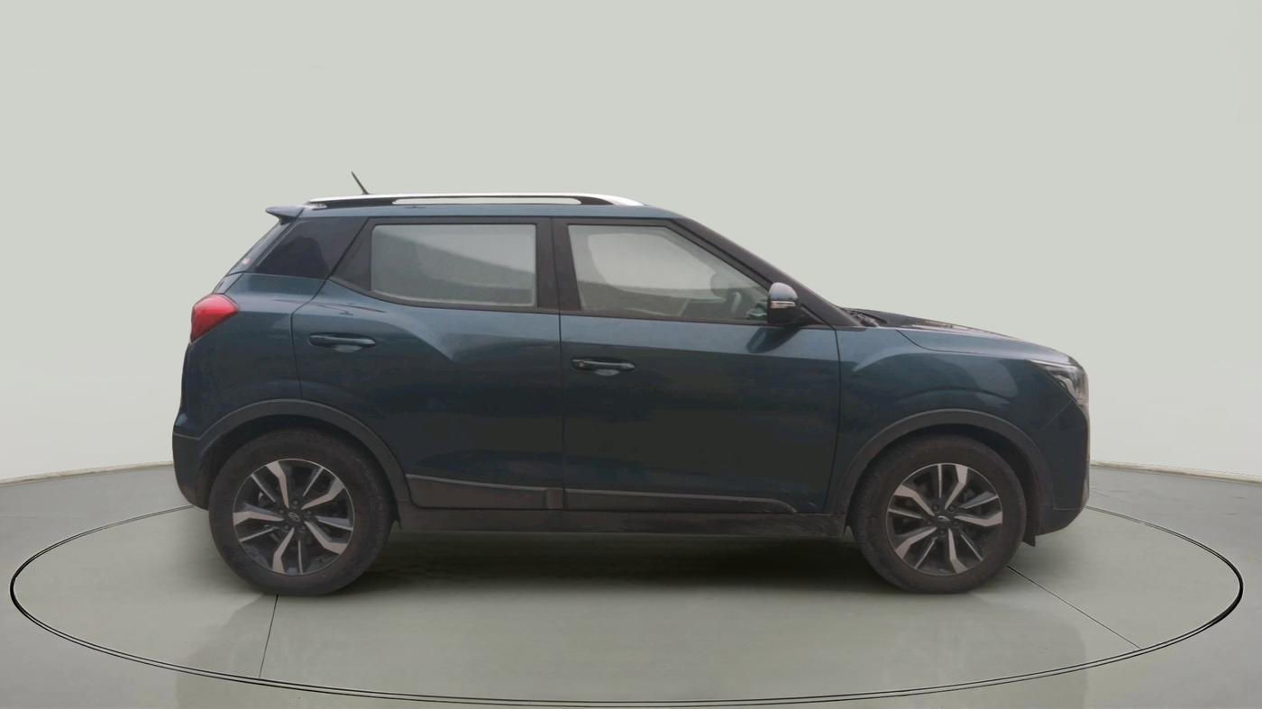 2019 Mahindra XUV300 W8 (O) 1.5 DIESEL AMT, Diesel, Automatic, 95,569 km, exterior