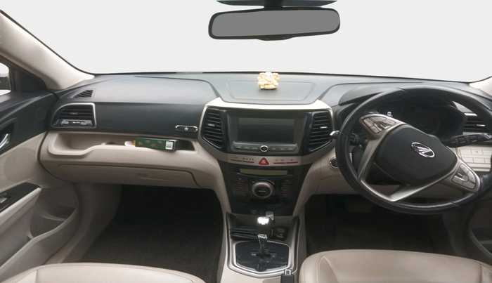 2019 Mahindra XUV300 W8 (O) 1.5 DIESEL AMT, Diesel, Automatic, 95,569 km, interior