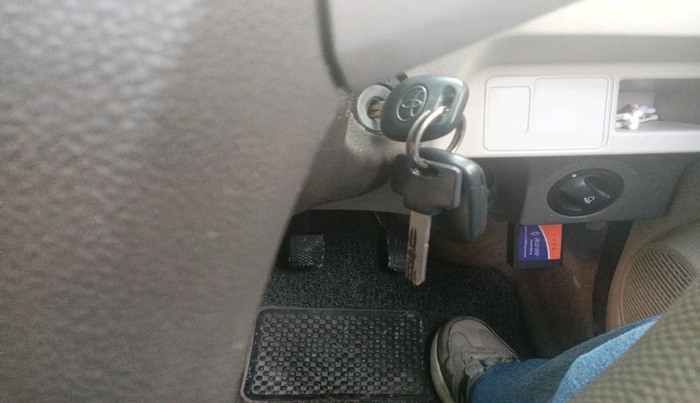 2013 Toyota Etios Liva G, Petrol, Manual, 77,531 km, interior