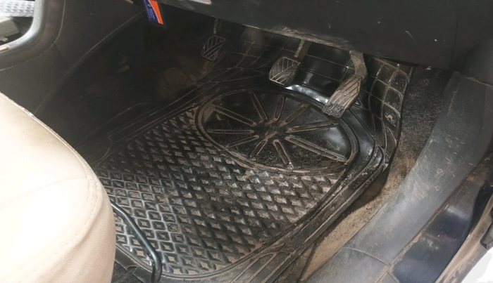 2010 Maruti Swift Dzire LXI, Petrol, Manual, 52,908 km, interior