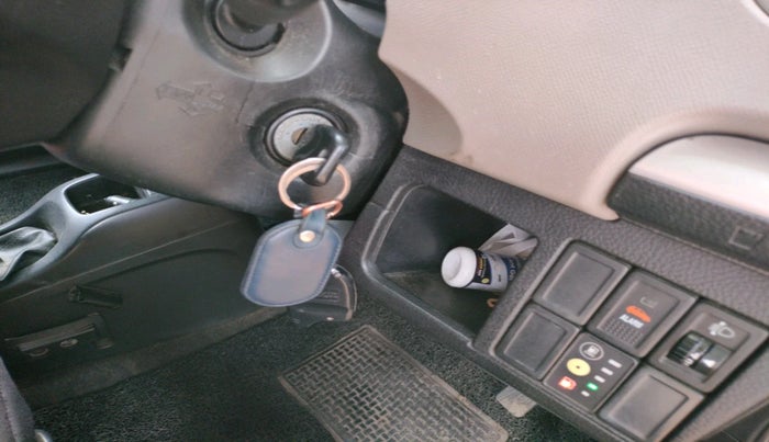 2013 Maruti Wagon R 1.0 LX, Petrol, Manual, 1,89,315 km, interior