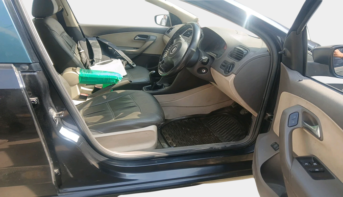 2011 Volkswagen Vento TRENDLINE 1.6, Petrol, Manual, 33,584 km, interior
