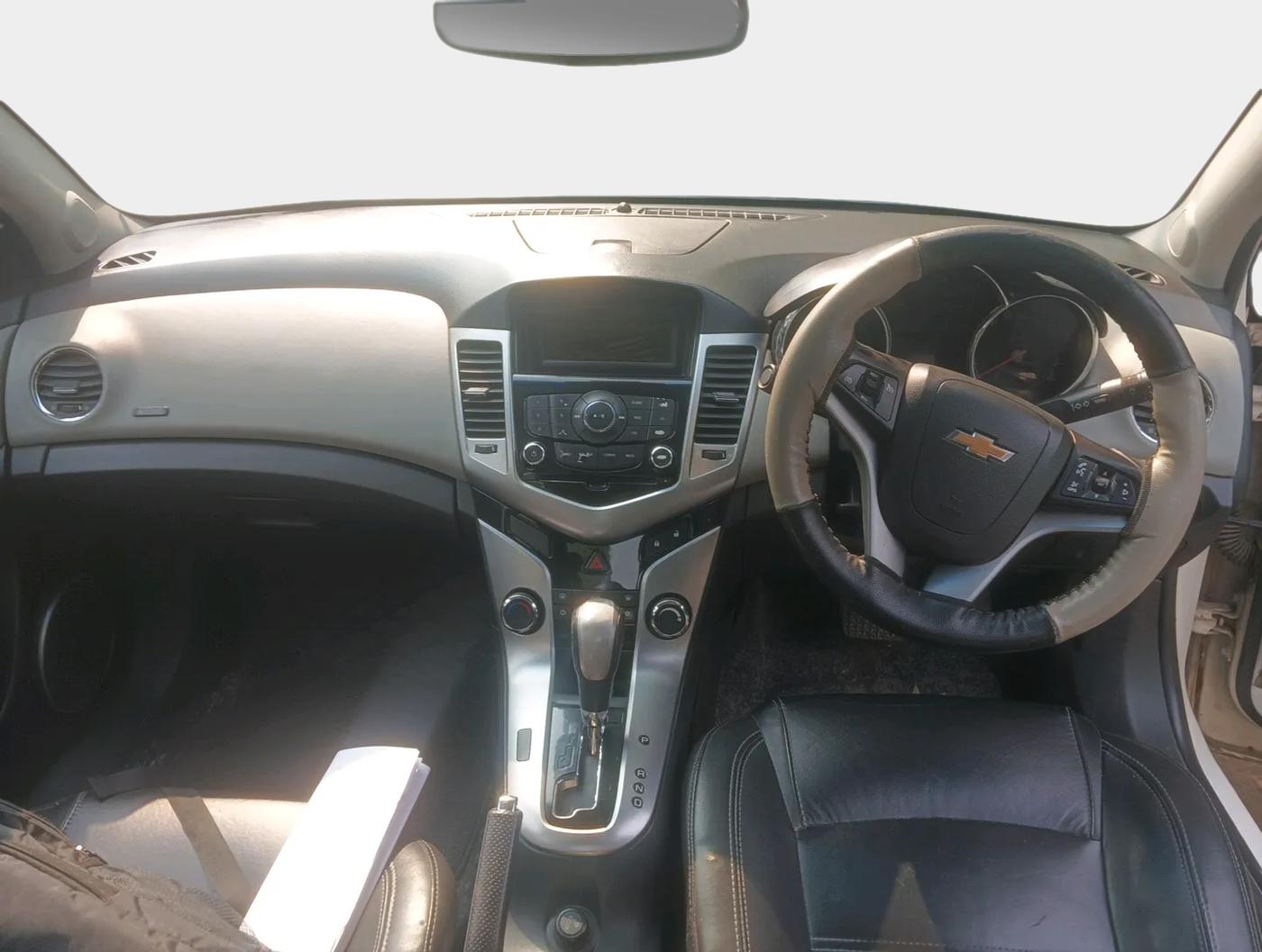 2013 Chevrolet Cruze LTZ AT, Diesel, Automatic, 1,04,927 km, interior