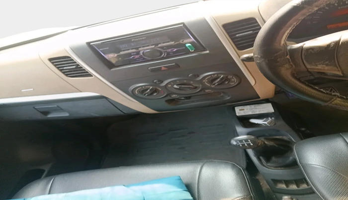 2017 Maruti Wagon R 1.0 LXI CNG, Petrol, Manual, 1,01,387 km, interior