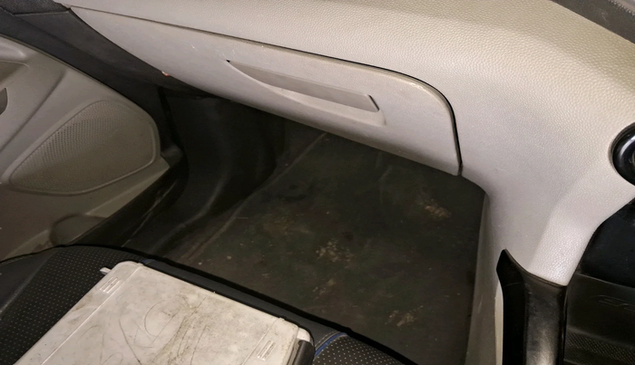 2013 Ford Ecosport TITANIUM 1.0L ECOBOOST, Petrol, Manual, 87,871 km, interior