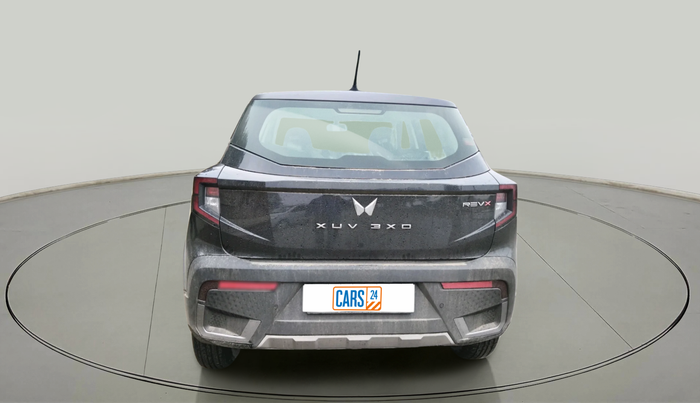 2025 Mahindra XUV 3XO REVX M 1.2 Petrol, Petrol, Manual, 196 km, exterior