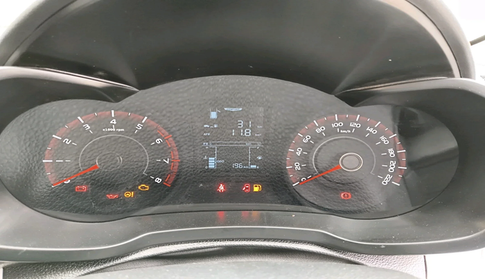 2025 Mahindra XUV 3XO REVX M 1.2 Petrol, Petrol, Manual, 196 km, interior