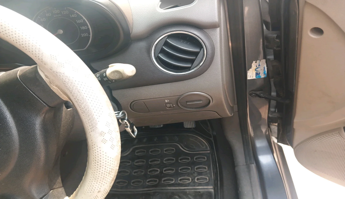 2010 Hyundai i10 MAGNA 1.2, Petrol, Manual, 1,41,658 km, interior