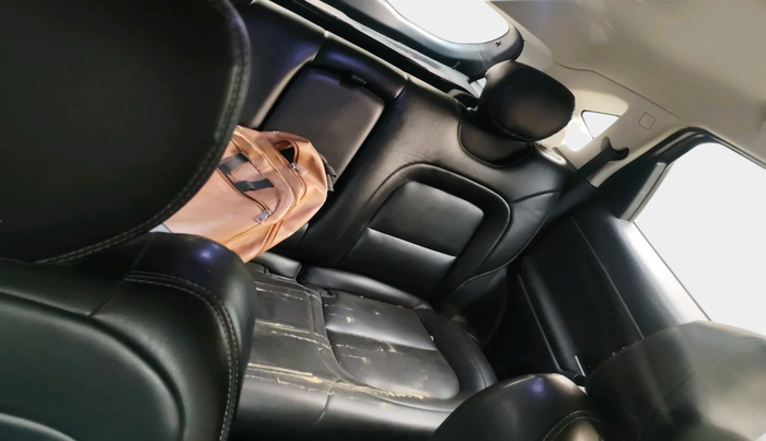 2019 Tata Harrier XT 2.0L KRYOTEC DARK EDITION, Diesel, Manual, 74,290 km, interior