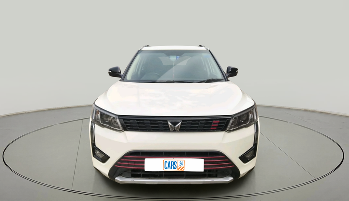 2023 Mahindra XUV300 W8 1.2 PETROL, Petrol, Manual, 28,175 km, exterior