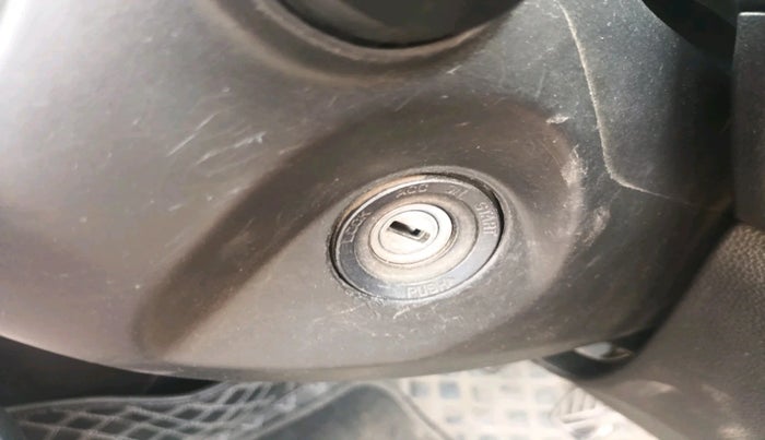 2018 Maruti Swift LXI, CNG, Manual, 1,25,083 km, interior