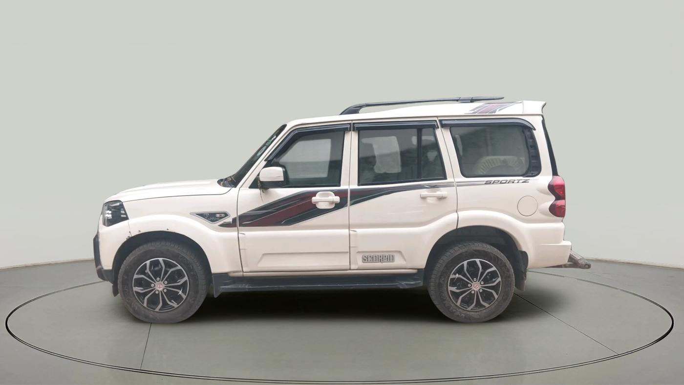 2018 Mahindra Scorpio S7, Diesel, Manual, 78,940 km, exterior