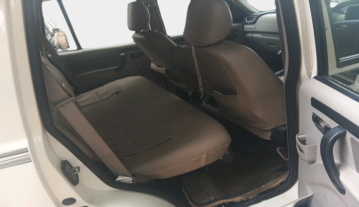 2018 Mahindra Scorpio S7, Diesel, Manual, 78,940 km, interior