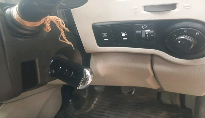 2018 Mahindra Scorpio S7, Diesel, Manual, 78,940 km, interior