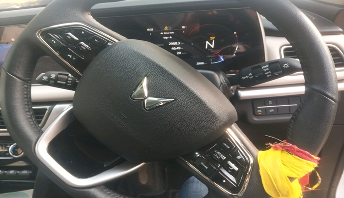 2025 Mahindra XUV700 AX 7 LUXURY D AT 7 STR, Diesel, Automatic, 2,968 km, interior