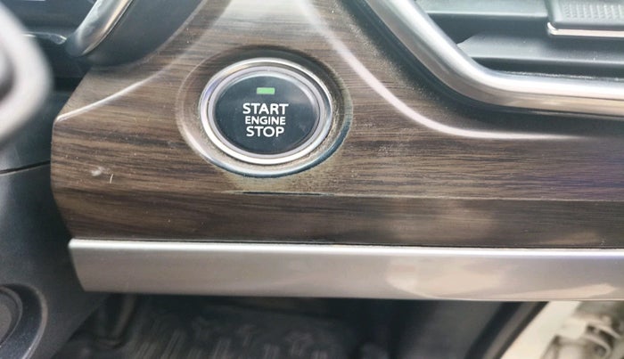 2019 Tata Harrier XZ 2.0L, Diesel, Manual, 1,15,624 km, interior