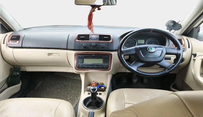 2011 Skoda Fabia ACTIVE 1.2 MPI, Petrol, Manual, 1,06,314 km, interior