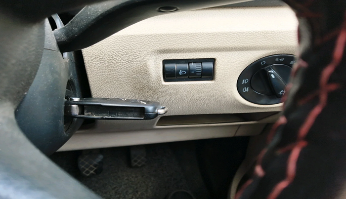 2011 Skoda Fabia ACTIVE 1.2 MPI, Petrol, Manual, 1,06,314 km, interior