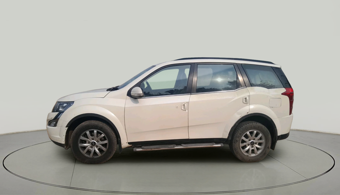 2017 Mahindra XUV500 W10 AT, Diesel, Automatic, 2,11,203 km, exterior