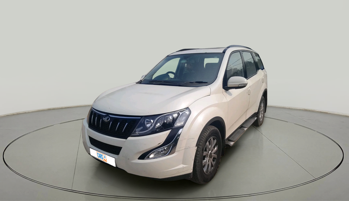 2017 Mahindra XUV500 W10 AT, Diesel, Automatic, 2,11,203 km, exterior