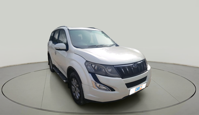 2017 Mahindra XUV500 W10 AT, Diesel, Automatic, 2,11,203 km, exterior