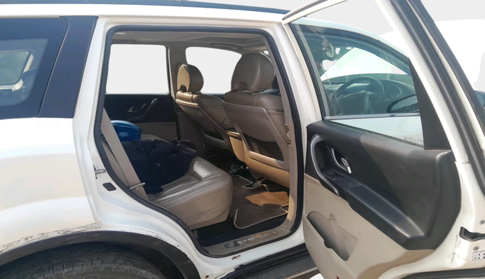 2017 Mahindra XUV500 W10 AT, Diesel, Automatic, 2,11,203 km, interior